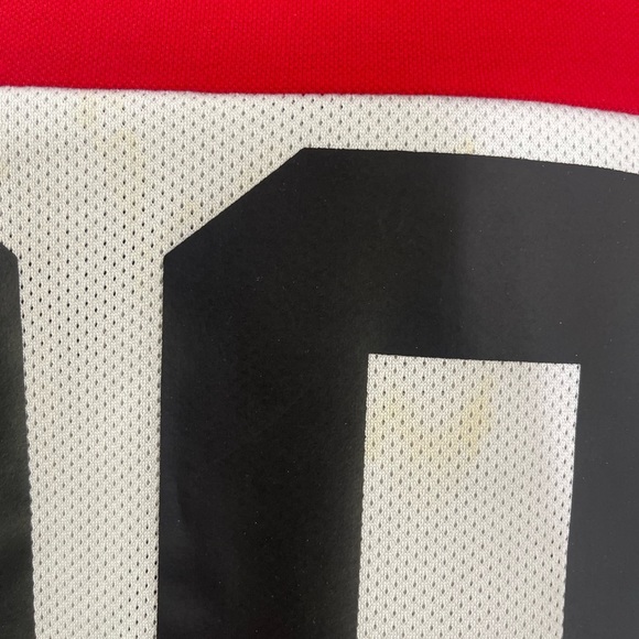 Red and Black Sleeveless Jersey - Picture 2 of 3